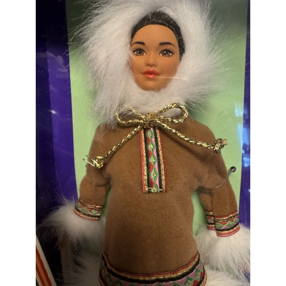 Vintage 1996 Collector Edition‎ Arctic Barbie # 16495 New in Original Box
